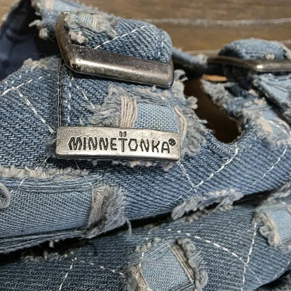 Minnetonka Patchwork Denim Sandals, Size 10 - Picture 7 of 11